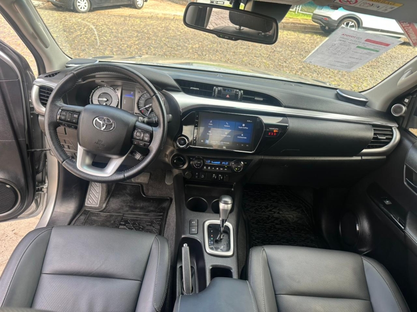 hilux cd dsl 4x4 srx 2.8 diesel12