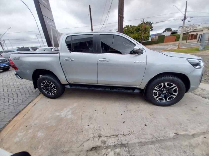 toyota hilux 2.8 d-4d turbo diesel cd srx 4x4 automatico 4p 20243
