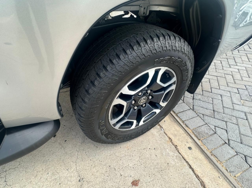 hilux cd dsl 4x4 srx 2.8 diesel14