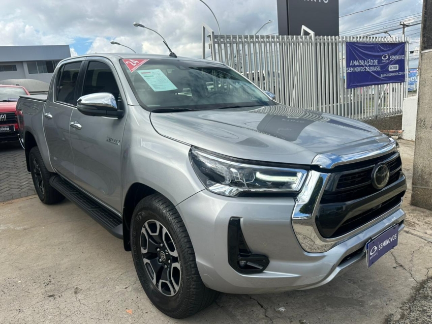 hilux cd dsl 4x4 srx 2.8 diesel
