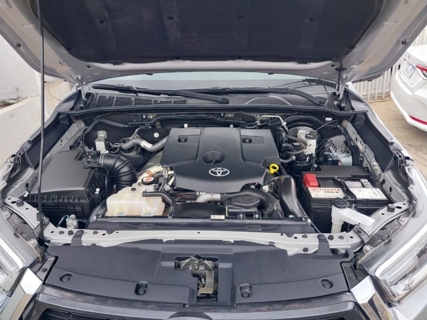 toyota hilux 2.8 d-4d turbo diesel cd srx 4x4 automatico 4p 20248