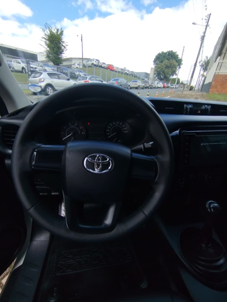 toyota hilux 2.8 d-4d turbo diesel cs 4x4 manual 2p 202410