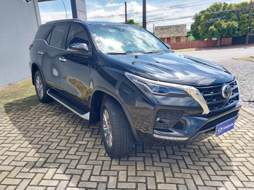 toyota hilux sw4 2.8 d-4d turbo diesel srx 7l 4x4 automatico 4p 2024