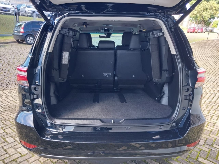 toyota hilux sw4 2.8 d-4d turbo diesel srx 7l 4x4 automatico 4p 20249