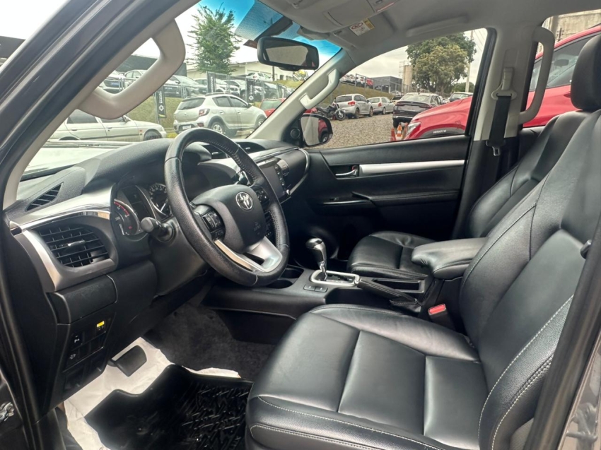 toyota hilux 2.8 d-4d turbo diesel cd srv 4x4 automatico 4p 202211