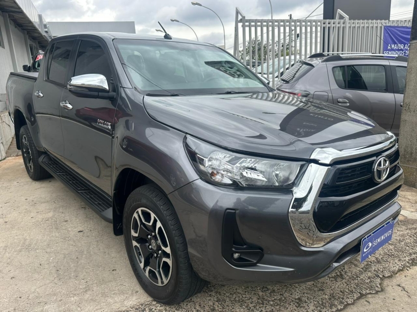 toyota hilux 2.8 d-4d turbo diesel cd srv 4x4 automatico 4p 2022