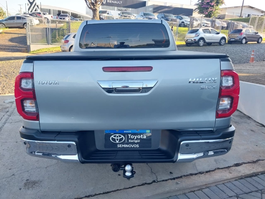 toyota hilux 2.8 d-4d turbo diesel cd srx 4x4 automatico 4p 20215