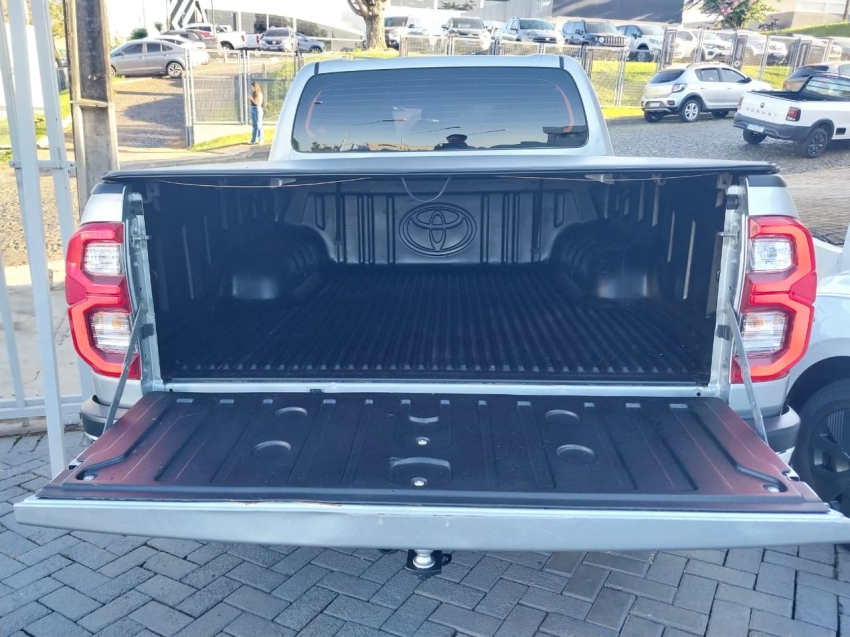 toyota hilux 2.8 d-4d turbo diesel cd srx 4x4 automatico 4p 20217