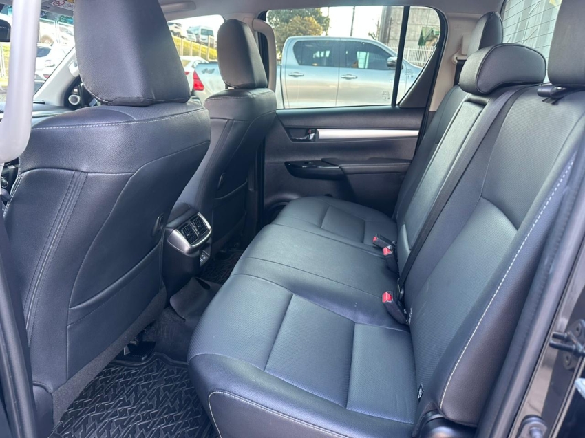 toyota hilux 2.8 d-4d turbo diesel cd srx plus 4x4 automatico 4p 202413