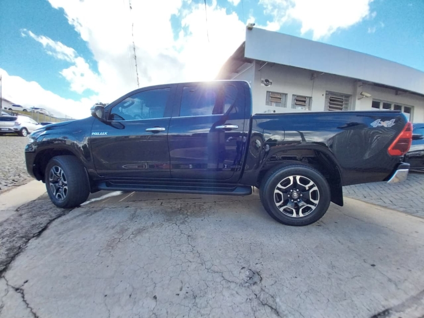 toyota hilux 2.8 d-4d turbo diesel cd srx 4x4 automatico 4p 20214