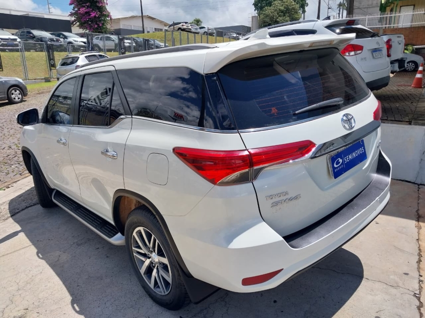 toyota hilux sw4 2.8 srx 4x4 7 lugares 16v turbo intercooler diesel 4p automatico 20195