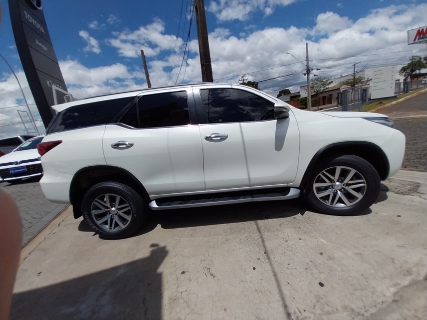toyota hilux sw4 2.8 srx 4x4 7 lugares 16v turbo intercooler diesel 4p automatico 20193