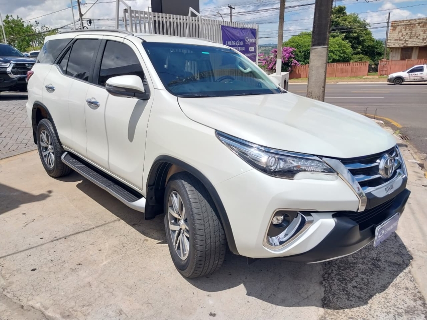 toyota hilux sw4 2.8 srx 4x4 7 lugares 16v turbo intercooler diesel 4p automatico 2019
