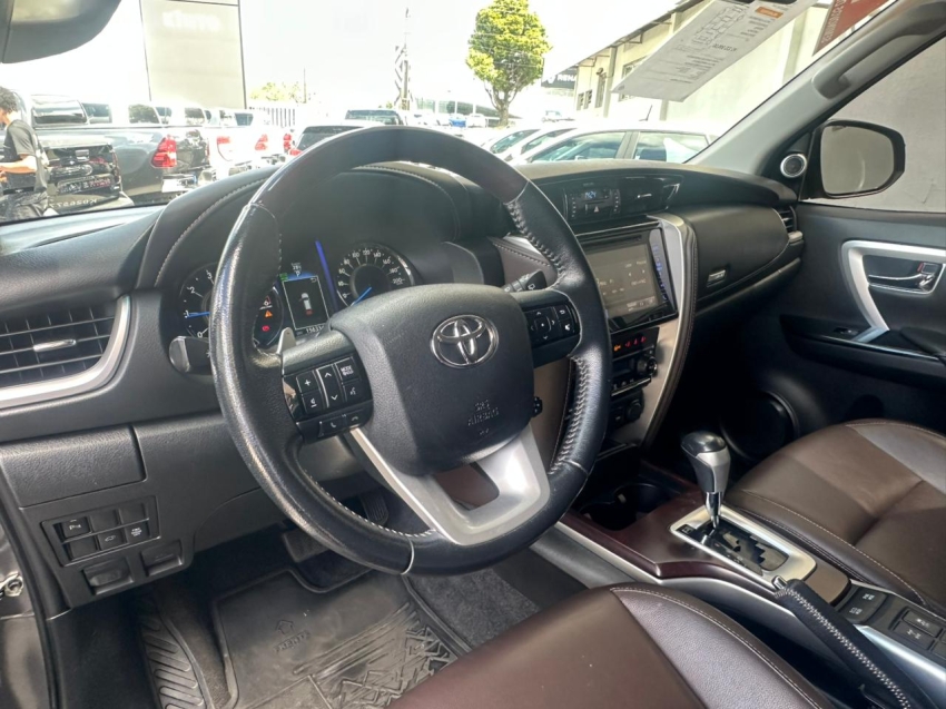 toyota hilux sw4 2.8 srx 4x4 7 lugares 16v turbo intercooler diesel 4p automatico 20199