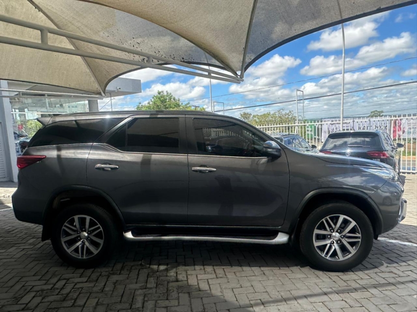 toyota hilux sw4 2.8 srx 4x4 7 lugares 16v turbo intercooler diesel 4p automatico 20193