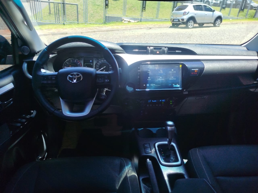 toyota hilux 2.8 d-4d turbo diesel cd sr 4x4 automatico 4p 202511