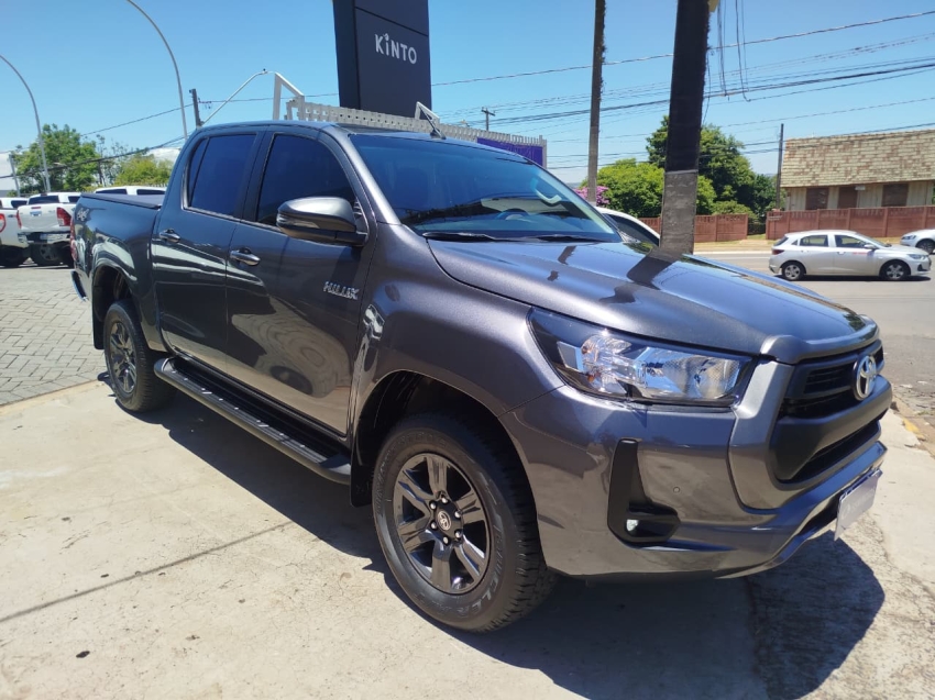 toyota hilux 2.8 d-4d turbo diesel cd sr 4x4 automatico 4p 2025