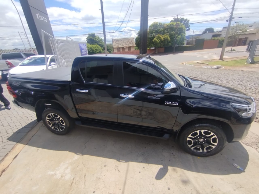 toyota hilux 2.8 d-4d turbo diesel cd srv 4x4 automatico 4p 20243