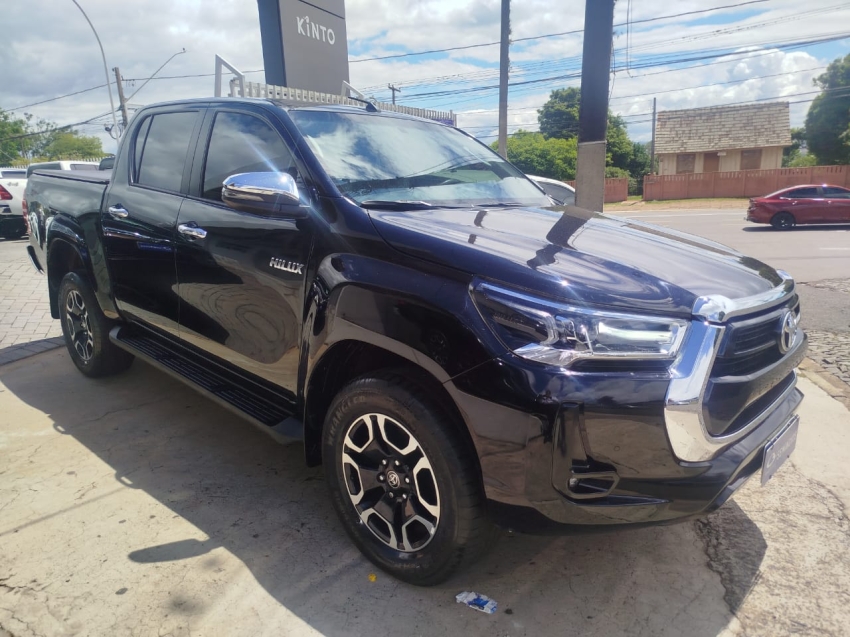 toyota hilux 2.8 d-4d turbo diesel cd srv 4x4 automatico 4p 2024