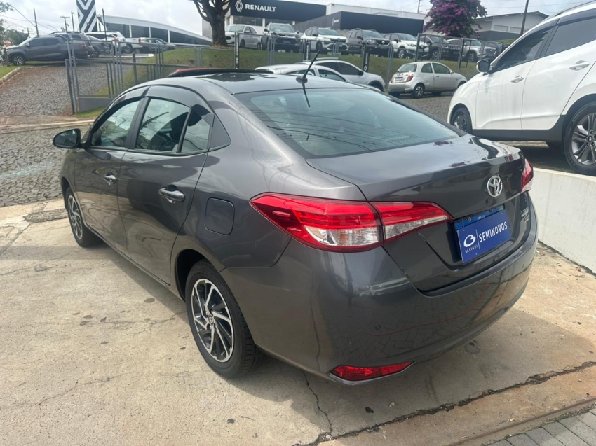 toyota yaris 1.5 16v flex sedan xls connect multidrive 4p automatico 20236