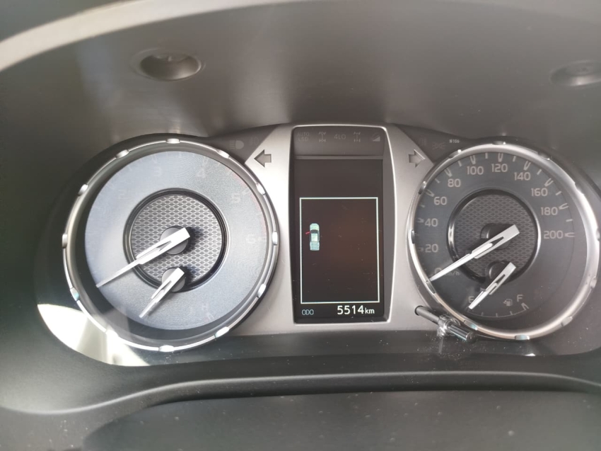 toyota hilux 2.8 d-4d turbo diesel cd srx 4x4 automatico 4p 202512