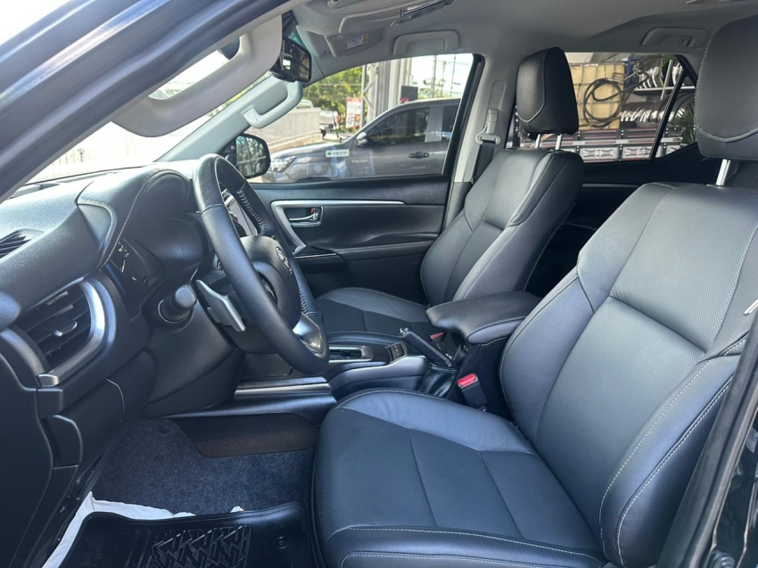 toyota hilux sw4 2.8 d-4d turbo diesel srx platinum 4x4 automatico 4p 202515