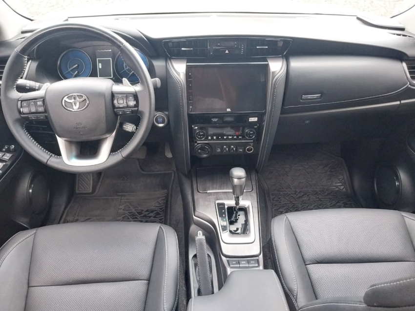 toyota hilux sw4 2.8 d-4d turbo diesel srx platinum 7l 4x4 automatico 4p 202511