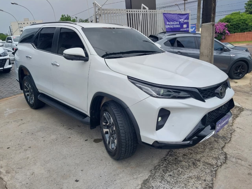 toyota hilux sw4 2.8 d-4d turbo diesel srx platinum 7l 4x4 automatico 4p 2025