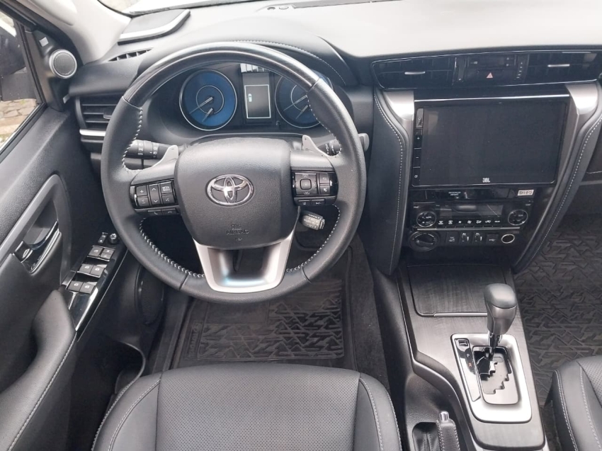 toyota hilux sw4 2.8 d-4d turbo diesel srx platinum 7l 4x4 automatico 4p 202510