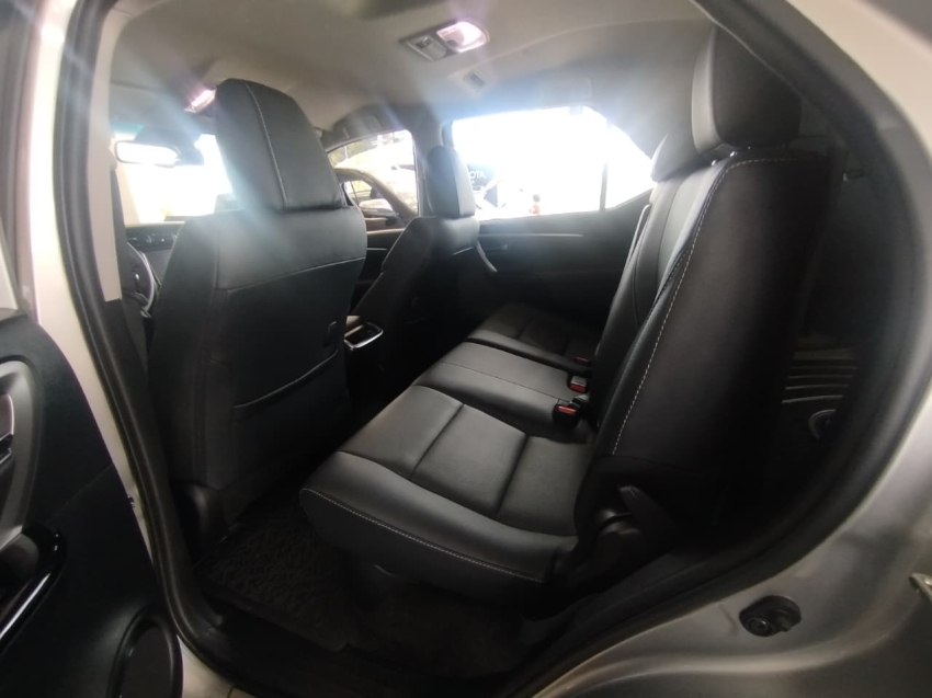 toyota hilux sw4 2.8 d-4d turbo diesel srx platinum 4x4 automatico 4p 202411