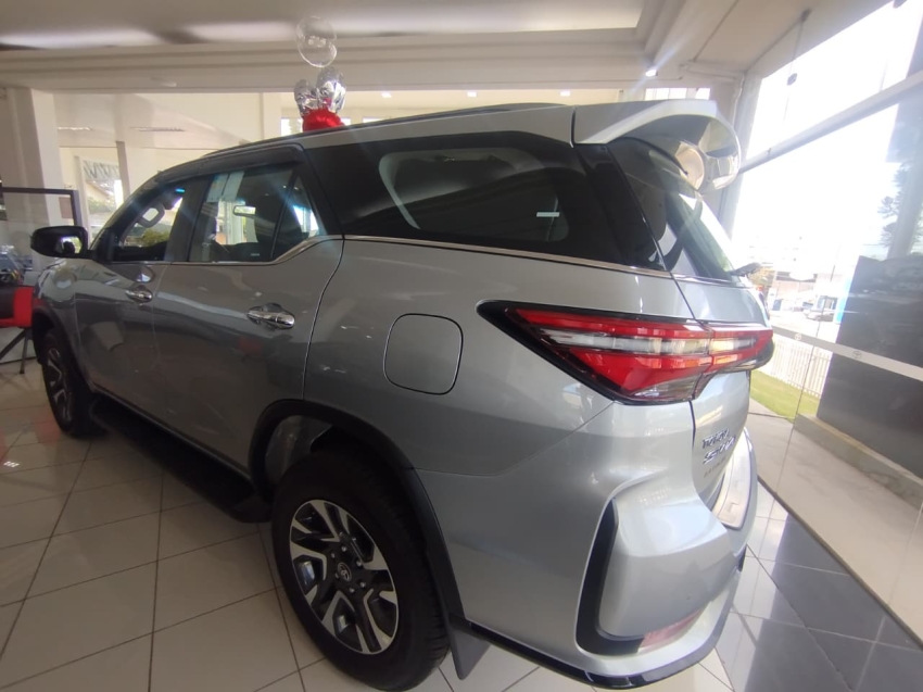 toyota hilux sw4 2.8 d-4d turbo diesel srx platinum 4x4 automatico 4p 20244