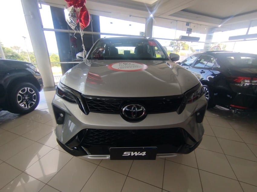 toyota hilux sw4 2.8 d-4d turbo diesel srx platinum 4x4 automatico 4p 20241