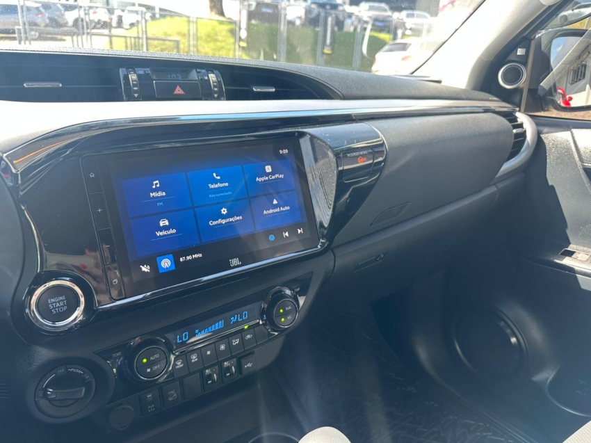 toyota hilux 2.8 d-4d turbo diesel cd srx plus 4x4 automatico 4p 202410