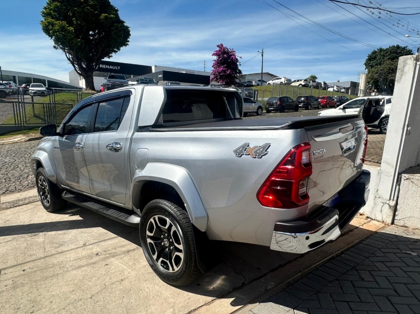 toyota hilux 2.8 d-4d turbo diesel cd srx plus 4x4 automatico 4p 20245