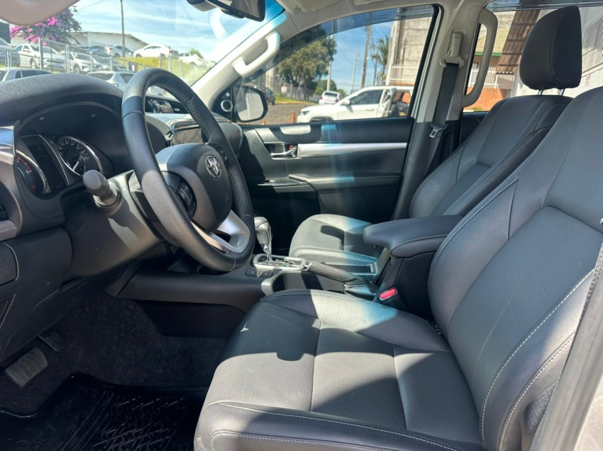 toyota hilux 2.8 d-4d turbo diesel cd srx plus 4x4 automatico 4p 202411