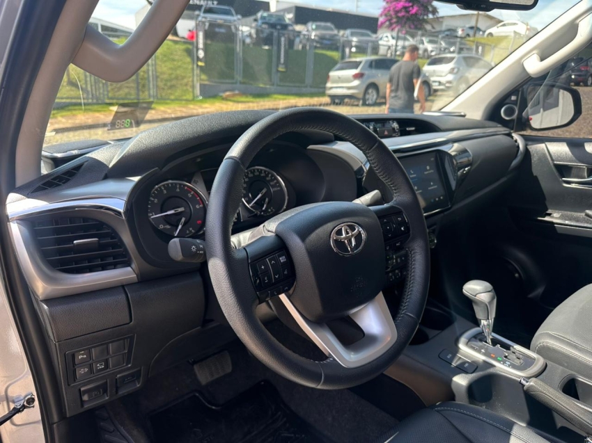 toyota hilux 2.8 d-4d turbo diesel cd srx plus 4x4 automatico 4p 202412