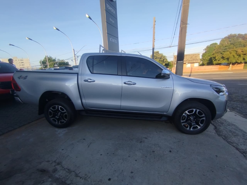 toyota hilux 2.8 d-4d turbo diesel cd srv 4x4 automatico 4p 20253