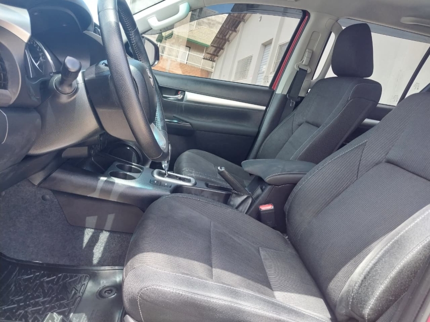 toyota hilux 2.8 d-4d turbo diesel cd srv 4x4 automatico 4p 202516