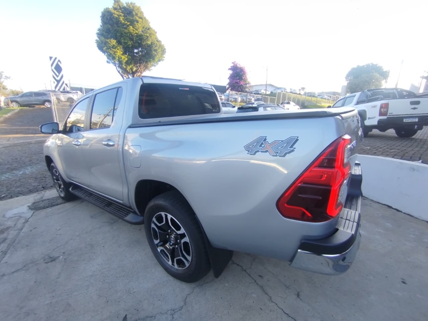 toyota hilux 2.8 d-4d turbo diesel cd srv 4x4 automatico 4p 20254