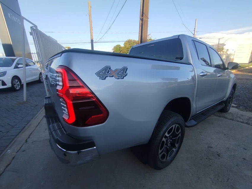 toyota hilux 2.8 d-4d turbo diesel cd srv 4x4 automatico 4p 20256