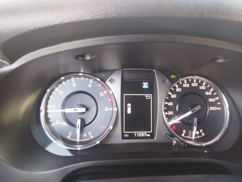 toyota hilux 2.8 d-4d turbo diesel cd srv 4x4 automatico 4p 202511