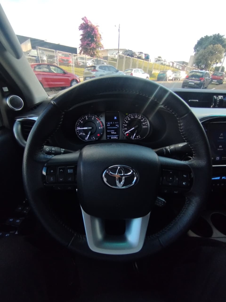 toyota hilux 2.8 d-4d turbo diesel cd srx 4x4 automatico 4p 202413