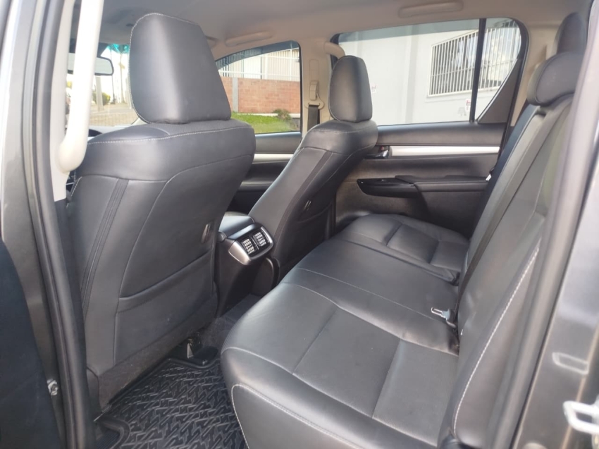 toyota hilux 2.8 d-4d turbo diesel cd srx 4x4 automatico 4p 20249