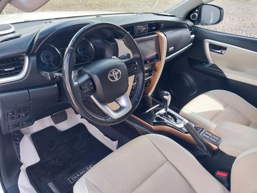 toyota hilux sw4 2.8 srx diamond 4x4 7 lugares 16v turbo intercooler diesel 4p automatico 201912