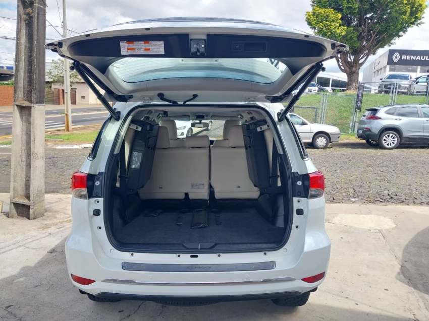 toyota hilux sw4 2.8 srx diamond 4x4 7 lugares 16v turbo intercooler diesel 4p automatico 20199