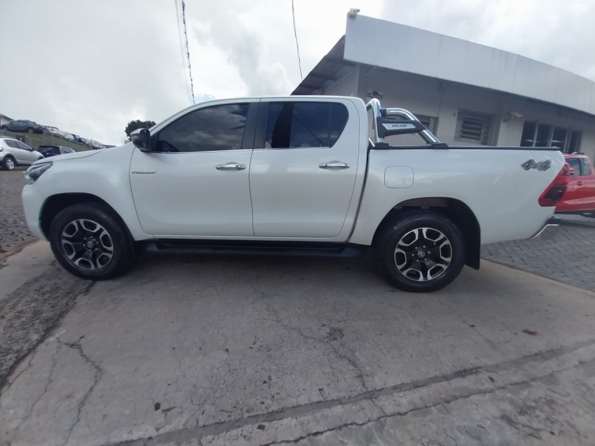 toyota hilux 2.8 d-4d turbo diesel cd srx 4x4 automatico 4p 20254