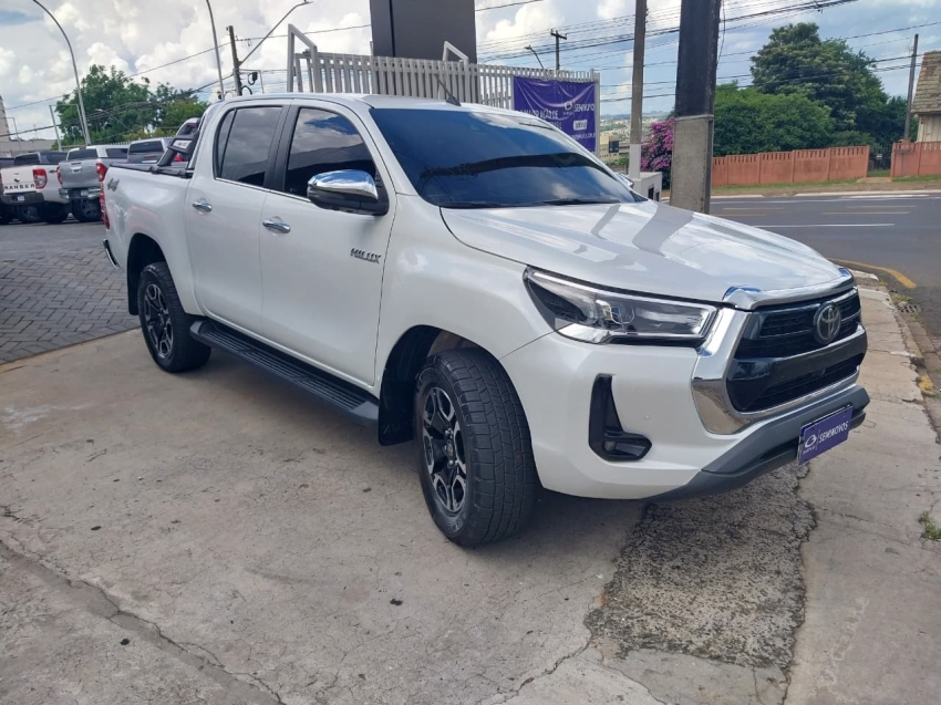 toyota hilux 2.8 d-4d turbo diesel cd srx 4x4 automatico 4p 202516