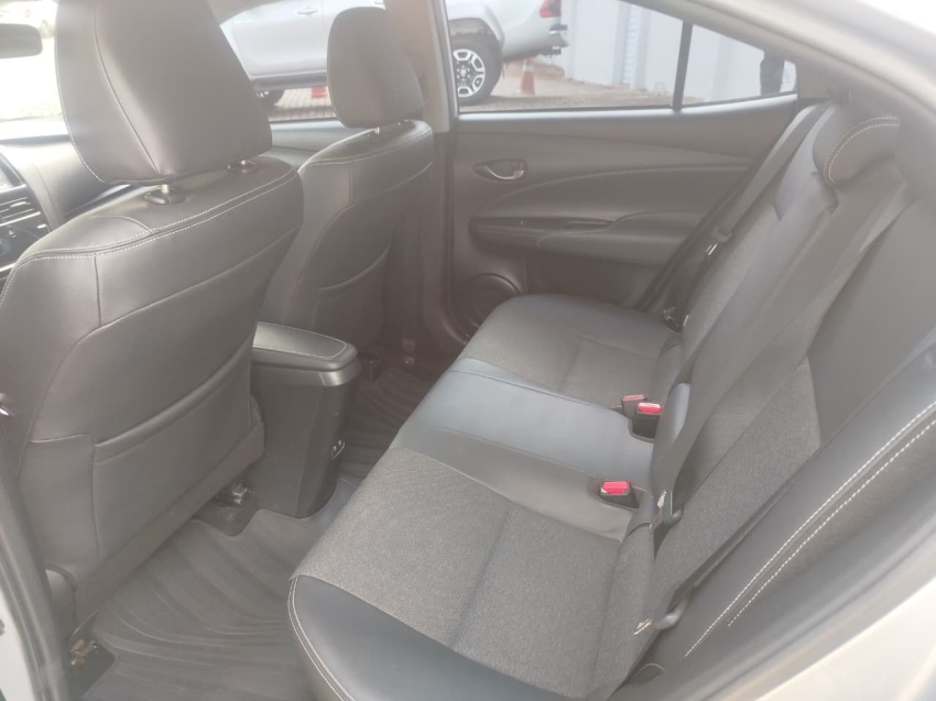 toyota yaris flex automatico 202412