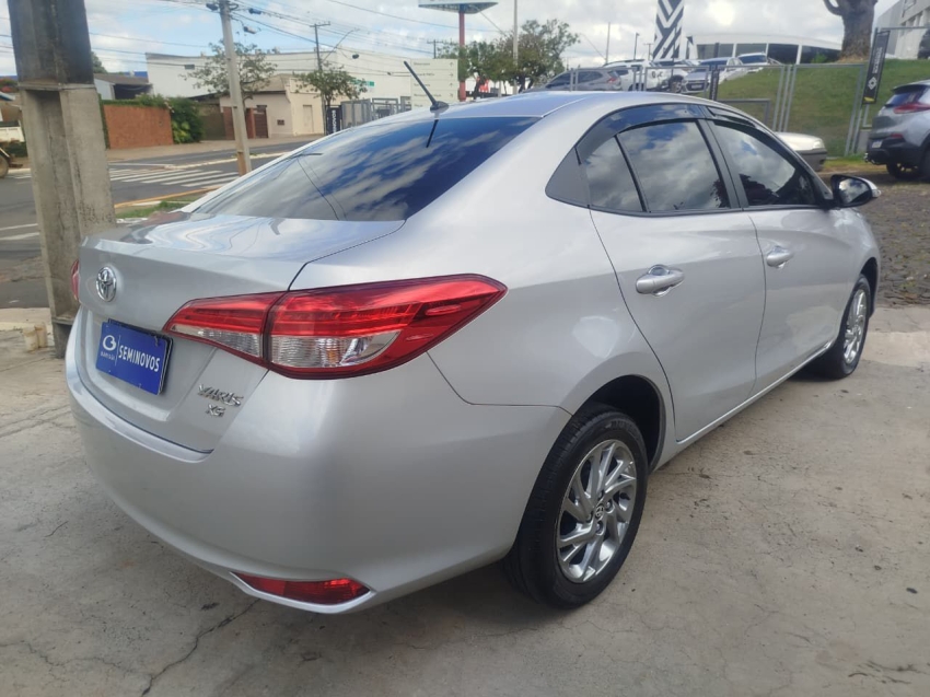 toyota yaris flex automatico 20243