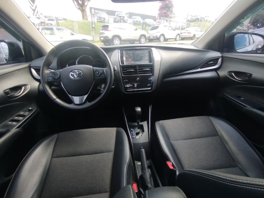 toyota yaris flex automatico 202410